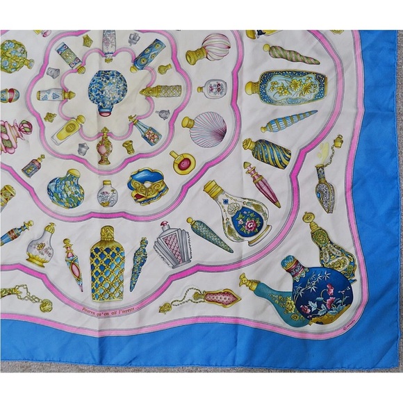Hermes Blue and Pink Silk Scarf with Elegant Motif - Picture 5 of 14